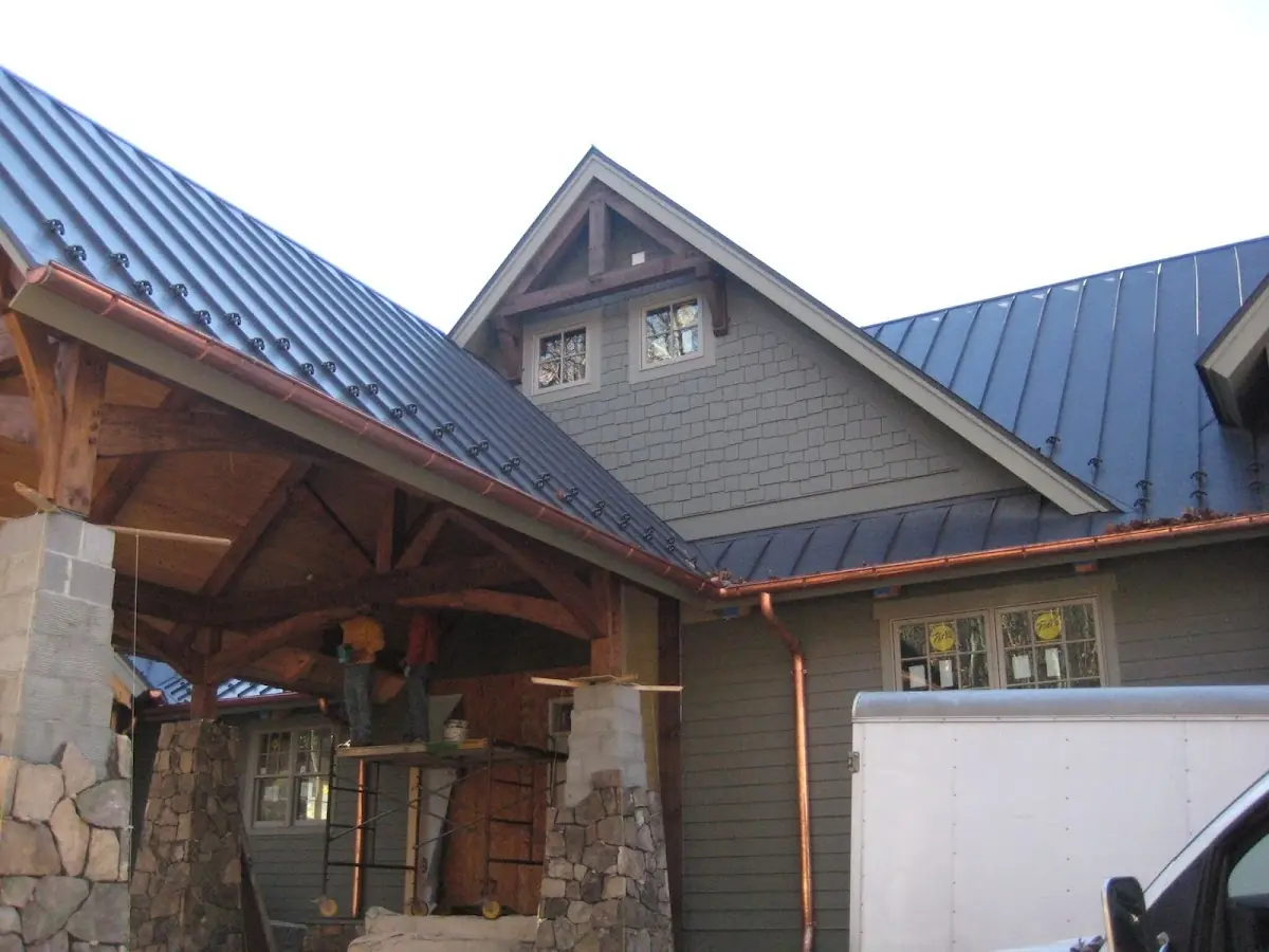 Craftsman Roofing team delivering quality roofing work in Crosstown